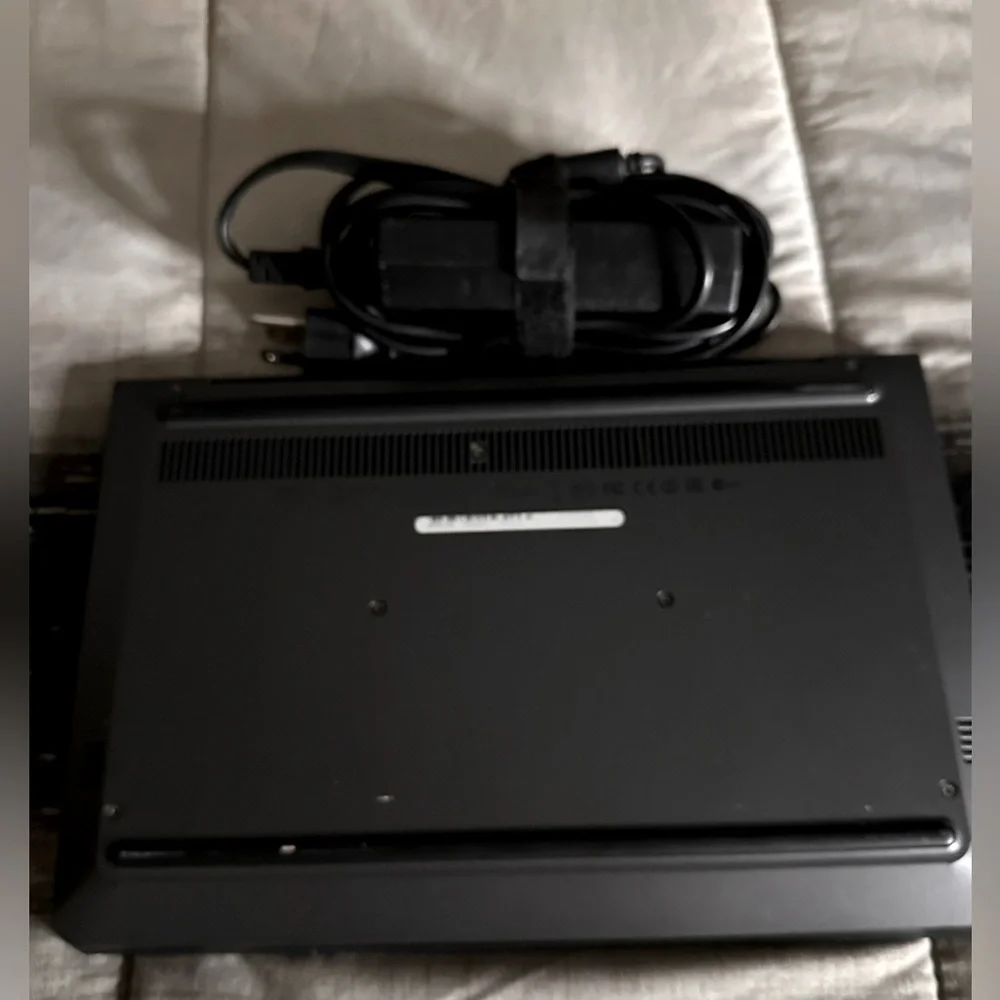 Dell Google Chrome Os: Grey Metallic Laptop/ Charger included